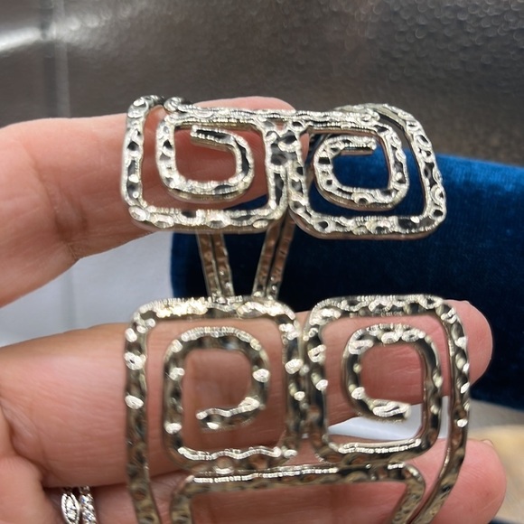 Wide Silver Tone Hammered Swirl Cuff Clamper Bracelet Statement ❤️ - Picture 5 of 10